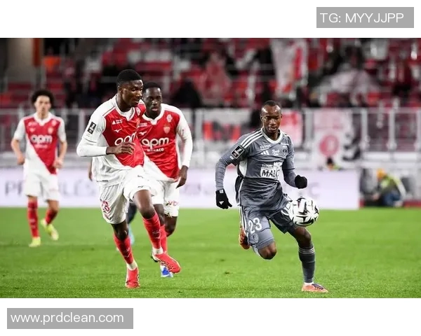 阿森纳与摩纳哥激战成平局双方在友谊赛中各取一分